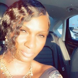 Meet your Posher, Monica